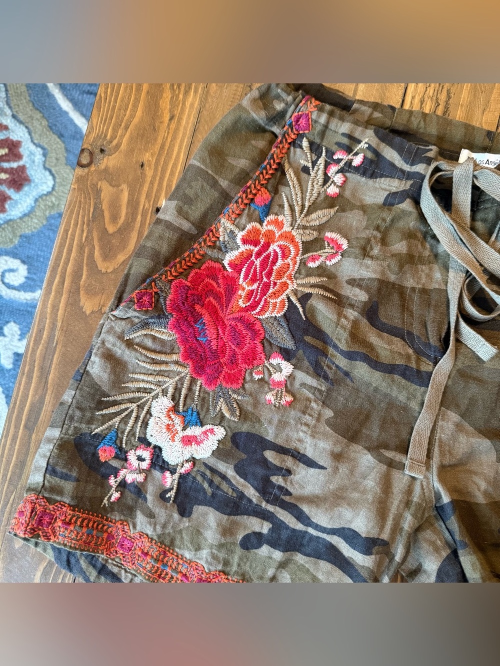 Johnny Was Embroidered Floral Camo Shorts - Olive Green 100% Linen - Picture 2 of 8